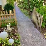 Chez Lana